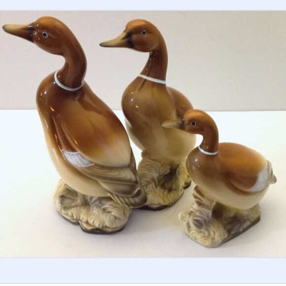 Ceramic Geese Figurines Lot of 3 Bone China Glazed Cassidy Ltd. Canada 9" and 7" - Picture 3 of 10